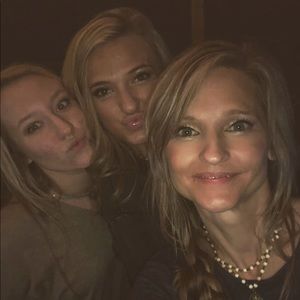 Meet your Posher, Avery